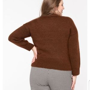 SIZE XXL BROWN SWEATER